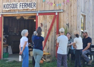 Visite ferme bio & miellerie | Mont-Tremblant | D-Tour